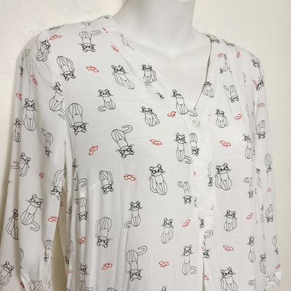 AMLE1 - Mandee white cat pattern rayon blouse. Size XS