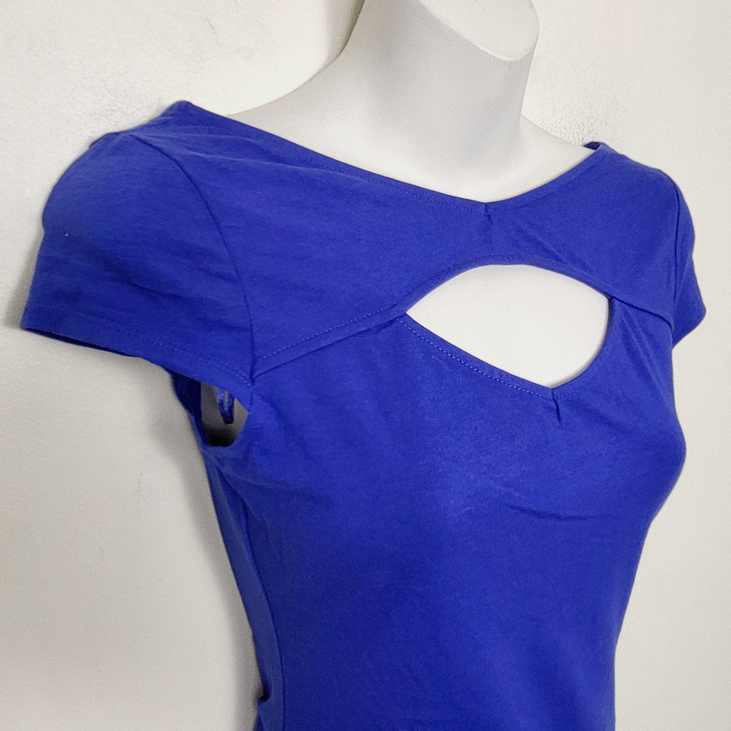 AMLE - Guess royal blue cut-out top. Size XS