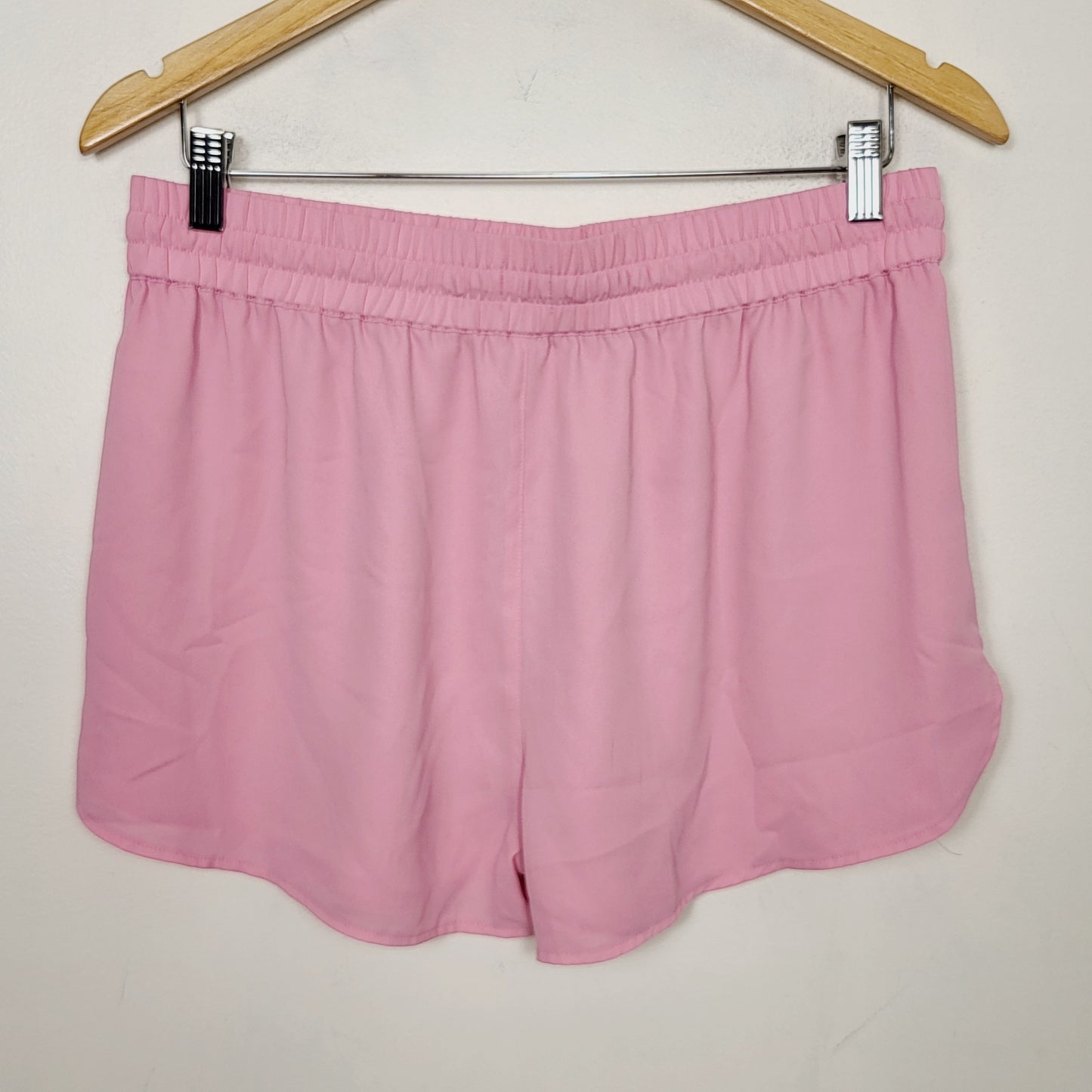 BBIN1 - Sunday Best Aritzia pink lightweight shorts. Sizes like a large