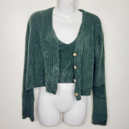 JKZ1 - Love Tree green fuzzy cropped 2pc cardigan set. Size medium