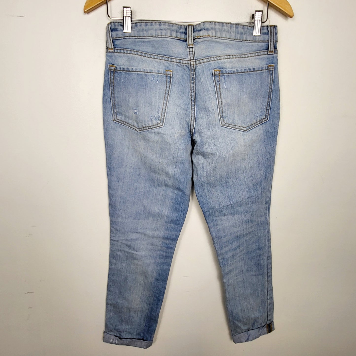 DZAV2 - Gap distressed boyfriend fit jeans. Size 26 (measure as a 28)