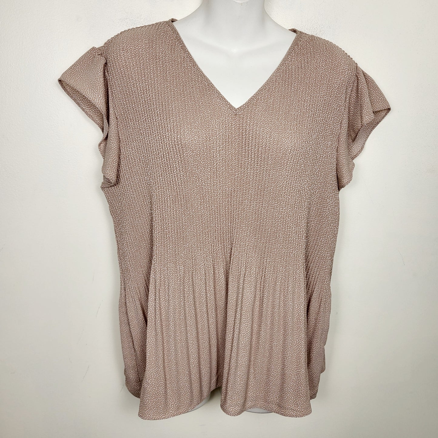 COWN1 - Adrianna Papell pink dotted accordian peplum top. Size medium