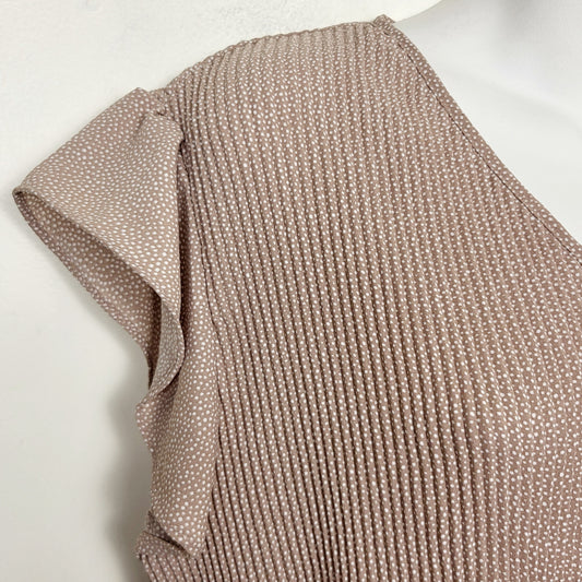 COWN1 - Adrianna Papell pink dotted accordian peplum top. Size medium