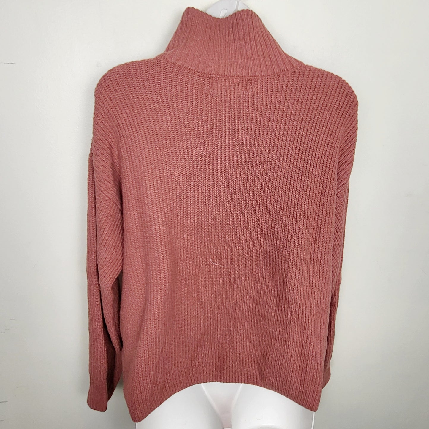 COWN1 - Old Navy salmon pink half zip pullover sweater. Size medium