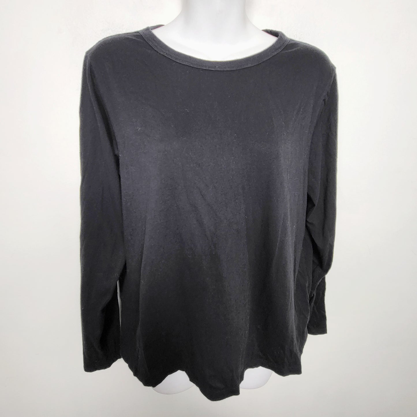 COWN1 - Old Navy black Everywear long sleeved t-shirt. Size large