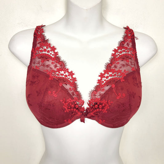 JKZ2 - Simone Perele red lace "wish" triangle push-up bra. Size 38C. Retails for $170 new
