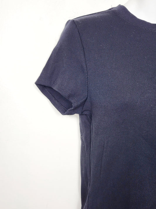 LIRE1 - Tahari black rib knit t-shirt. Size large