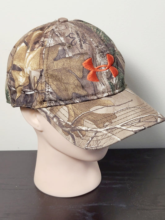 JJON2 - Under Armour camouflage snapbackcap. One size fits all