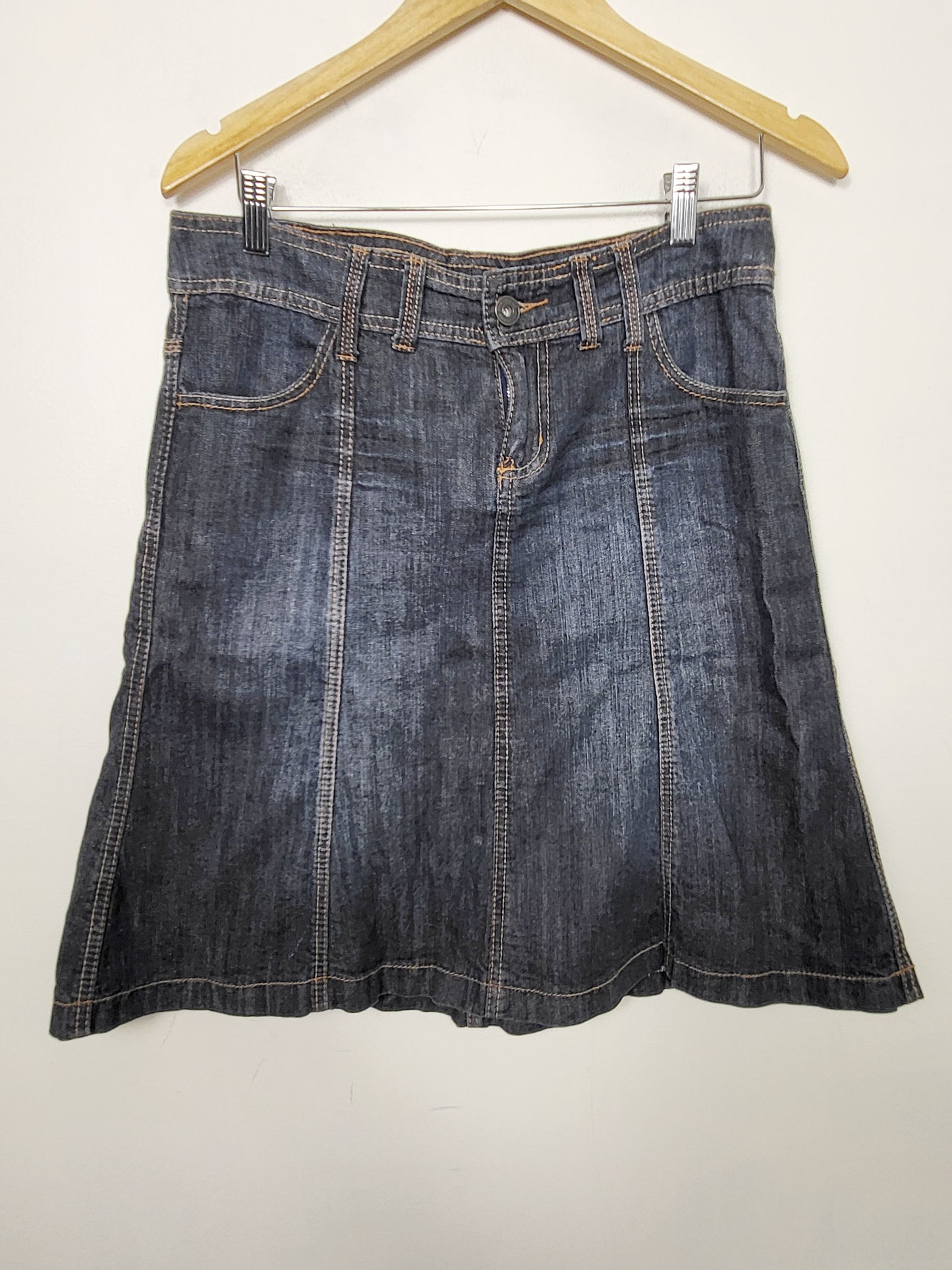 DOKN - Smart Set denim jean skirt. Size 5 (measures larger)