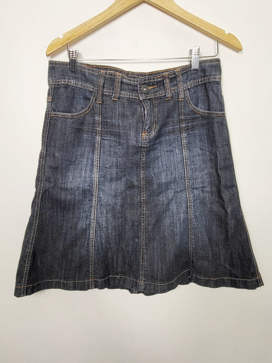 DOKN - Smart Set denim jean skirt. Size 5 (measures larger)