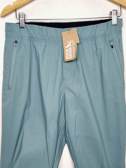 AGLL2  NEW - Eddie Bauer Classic Fit Rainier Joggers. Size 8