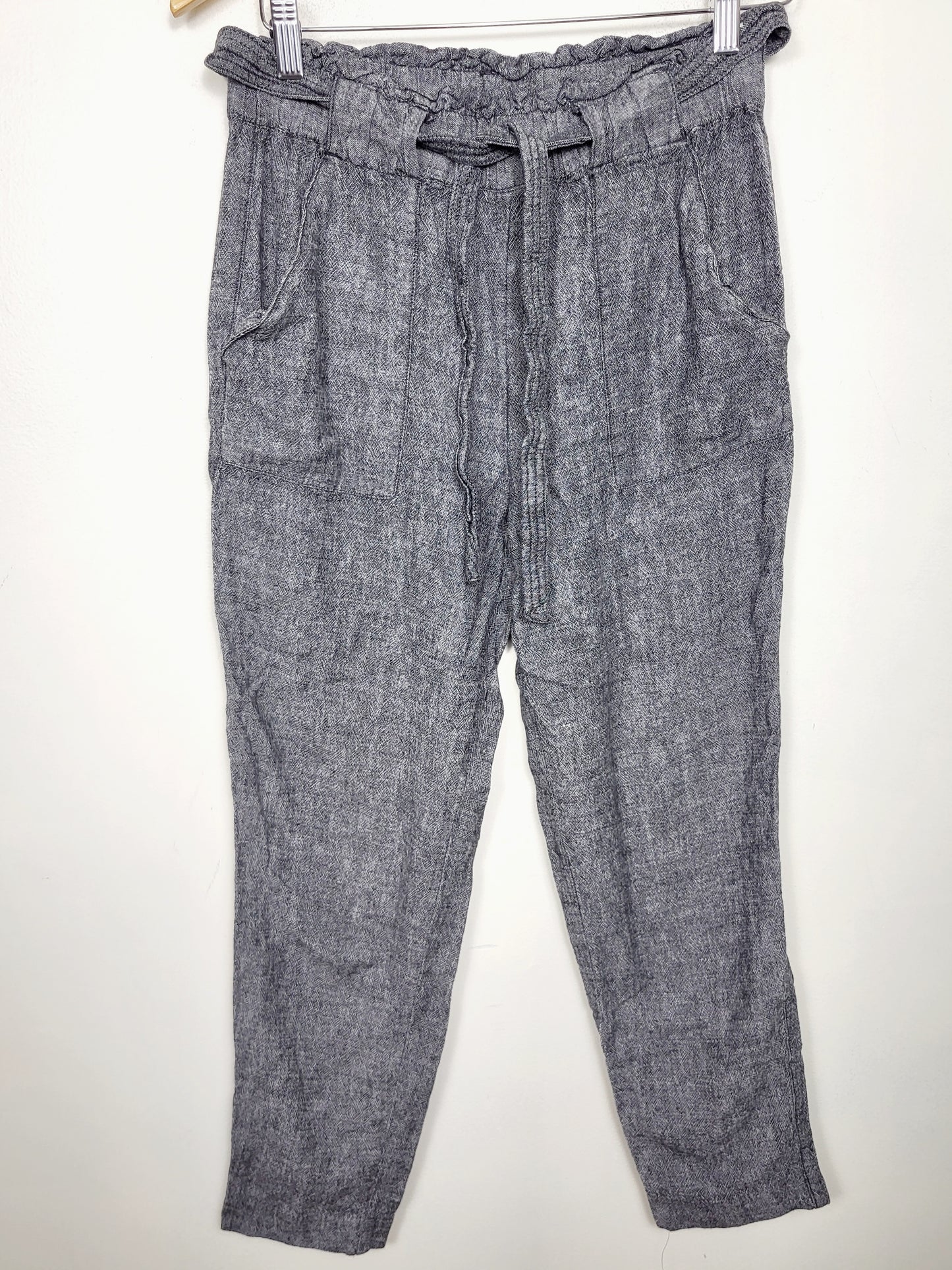 AGLL2 - Dynamite grey high rise rayon/linen blend belt tie wide leg pants. Size small