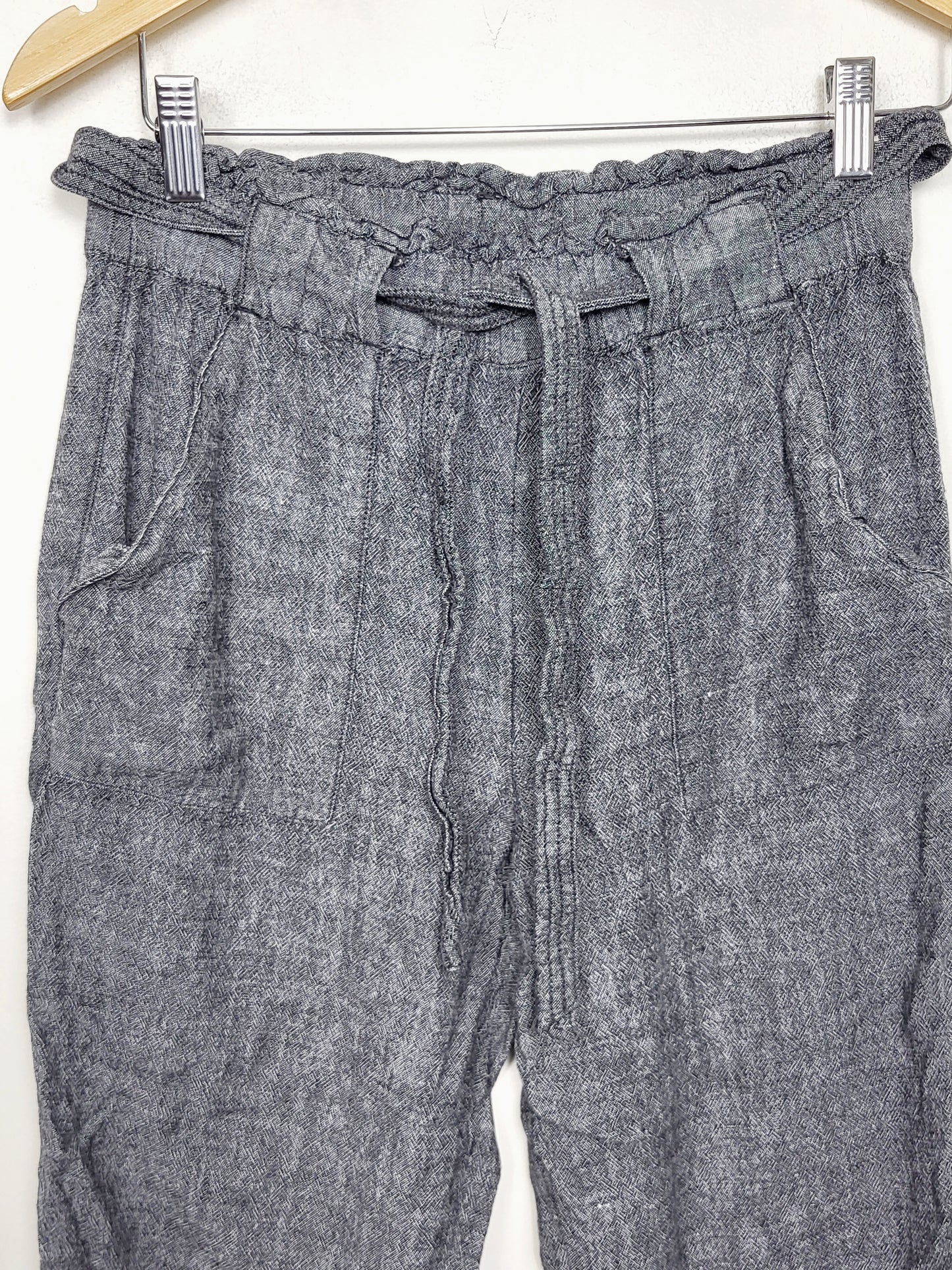 AGLL2 - Dynamite grey high rise rayon/linen blend belt tie wide leg pants. Size small