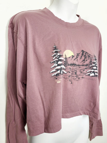 AGLL2 - Levi's cropped long sleeved top with mountain scene. Size medium