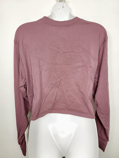 AGLL2 - Levi's cropped long sleeved top with mountain scene. Size medium