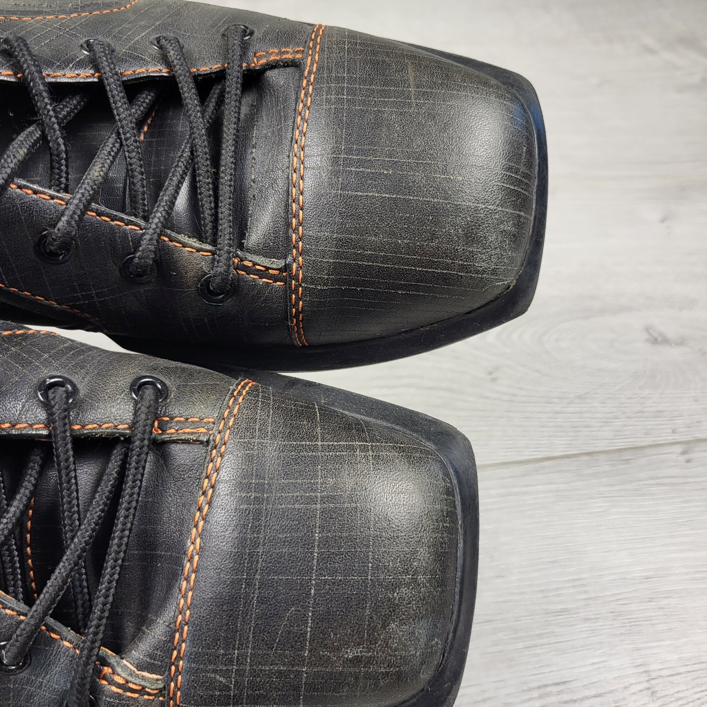 John Fluevog Future Angel Padded Gibson Shoe. Men's size 9