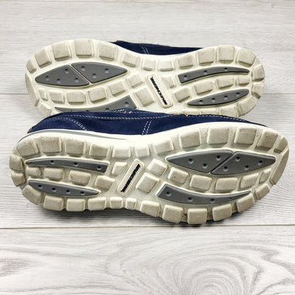 Skechers navy slip-on Tevin boat shoes. Men's size 9