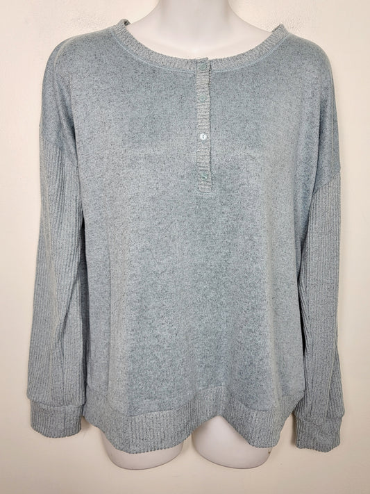 KLJ2 - Reitmans blue-grey lightweight sweater. Size large