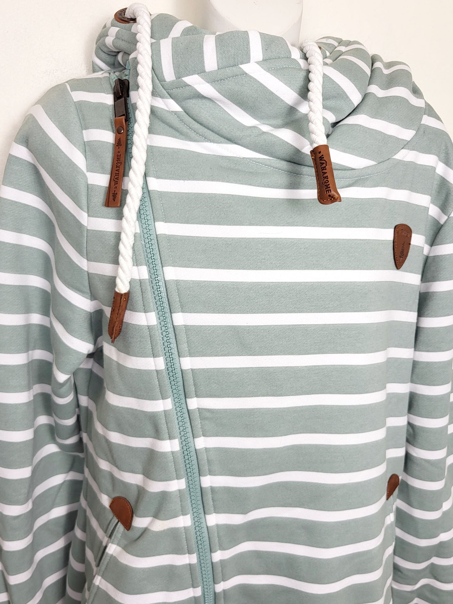 KHW1 - Wanakome Artemis hoodie in green bay striped pattern. Size medium