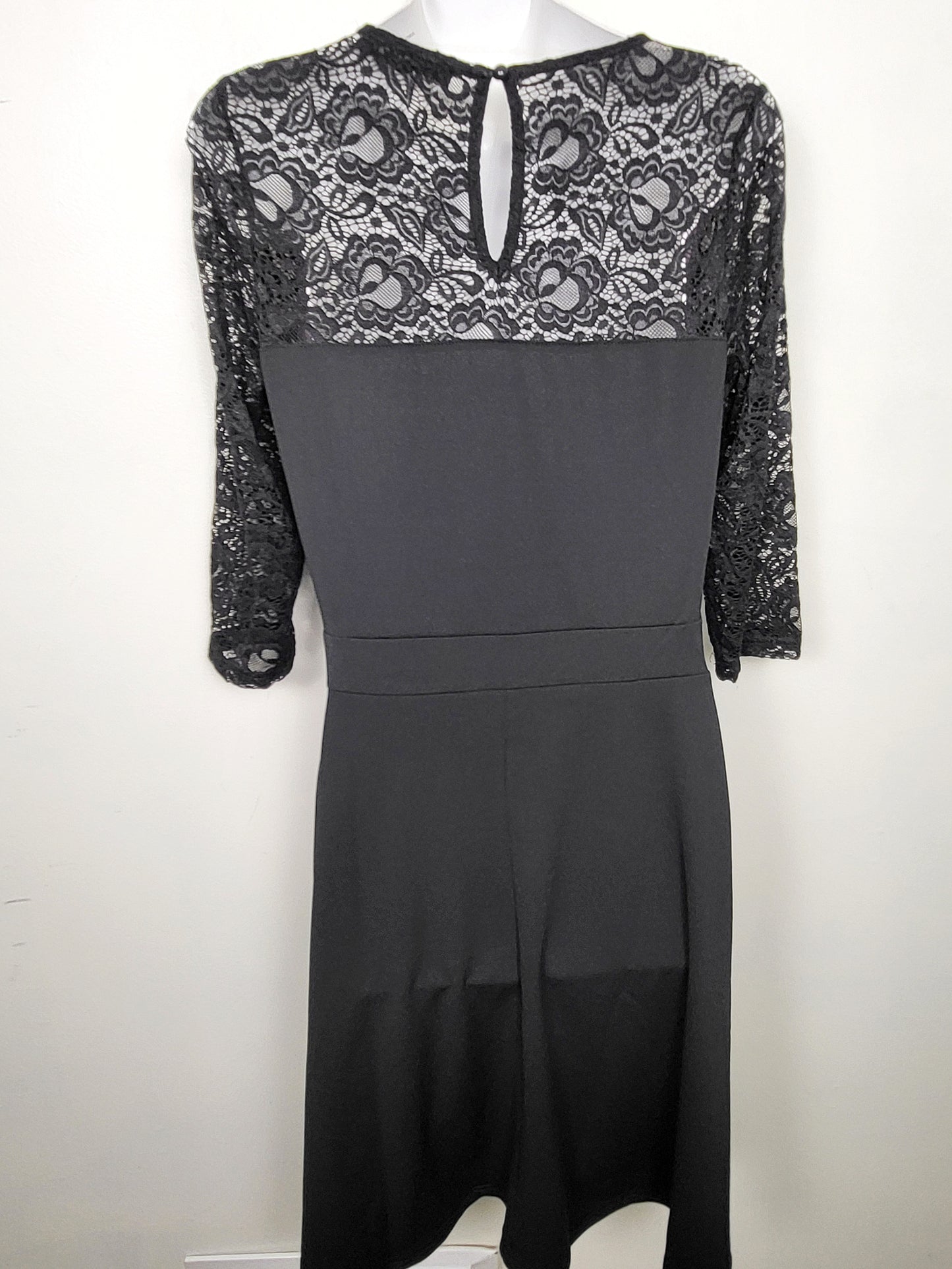 KHW2 - NEW - Warehouse One Sloane + Sadie black and pink lace dress. Size medium