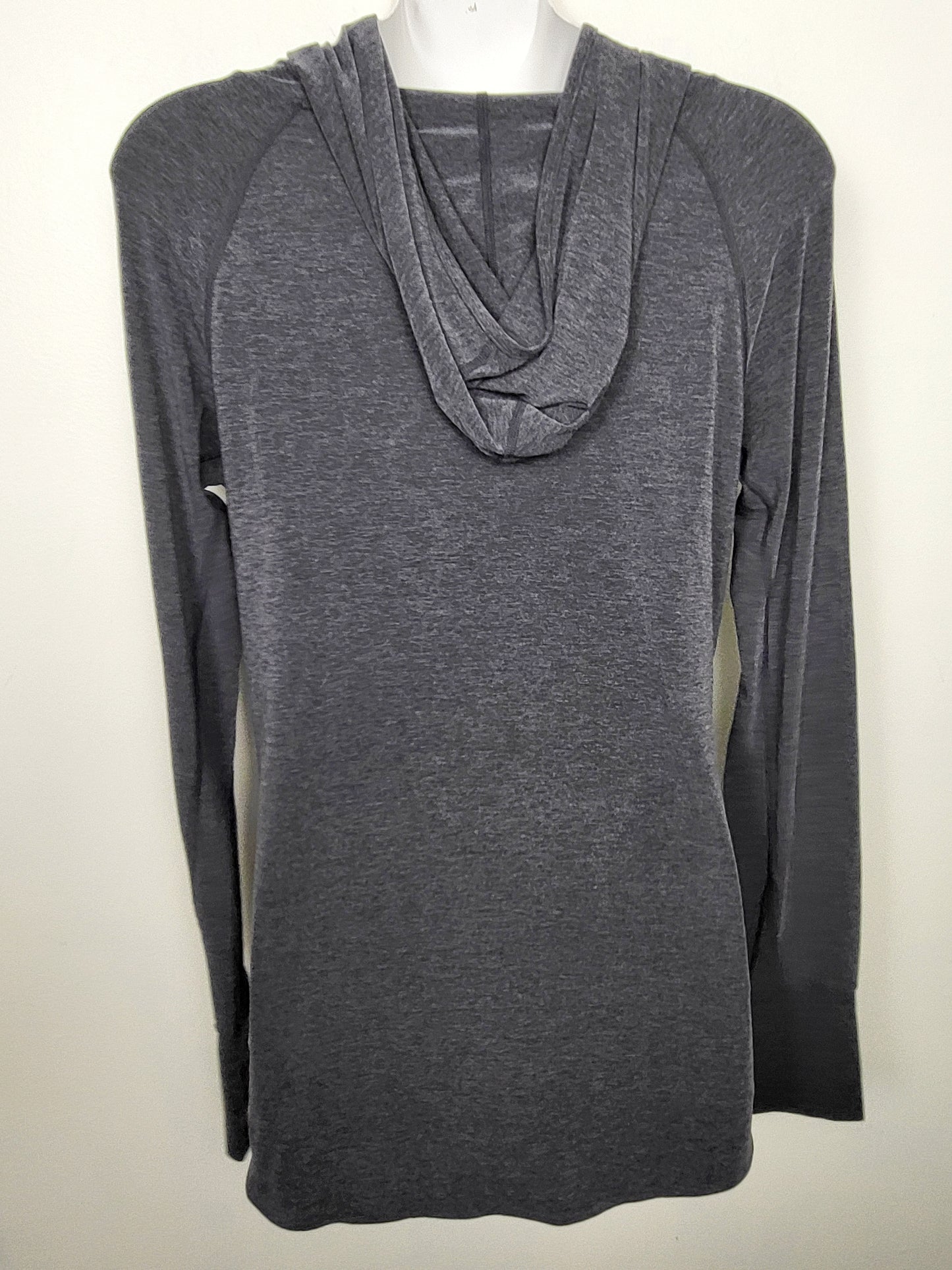 KHW - Gap Fit grey hooded "Breathe" active top. Size medium