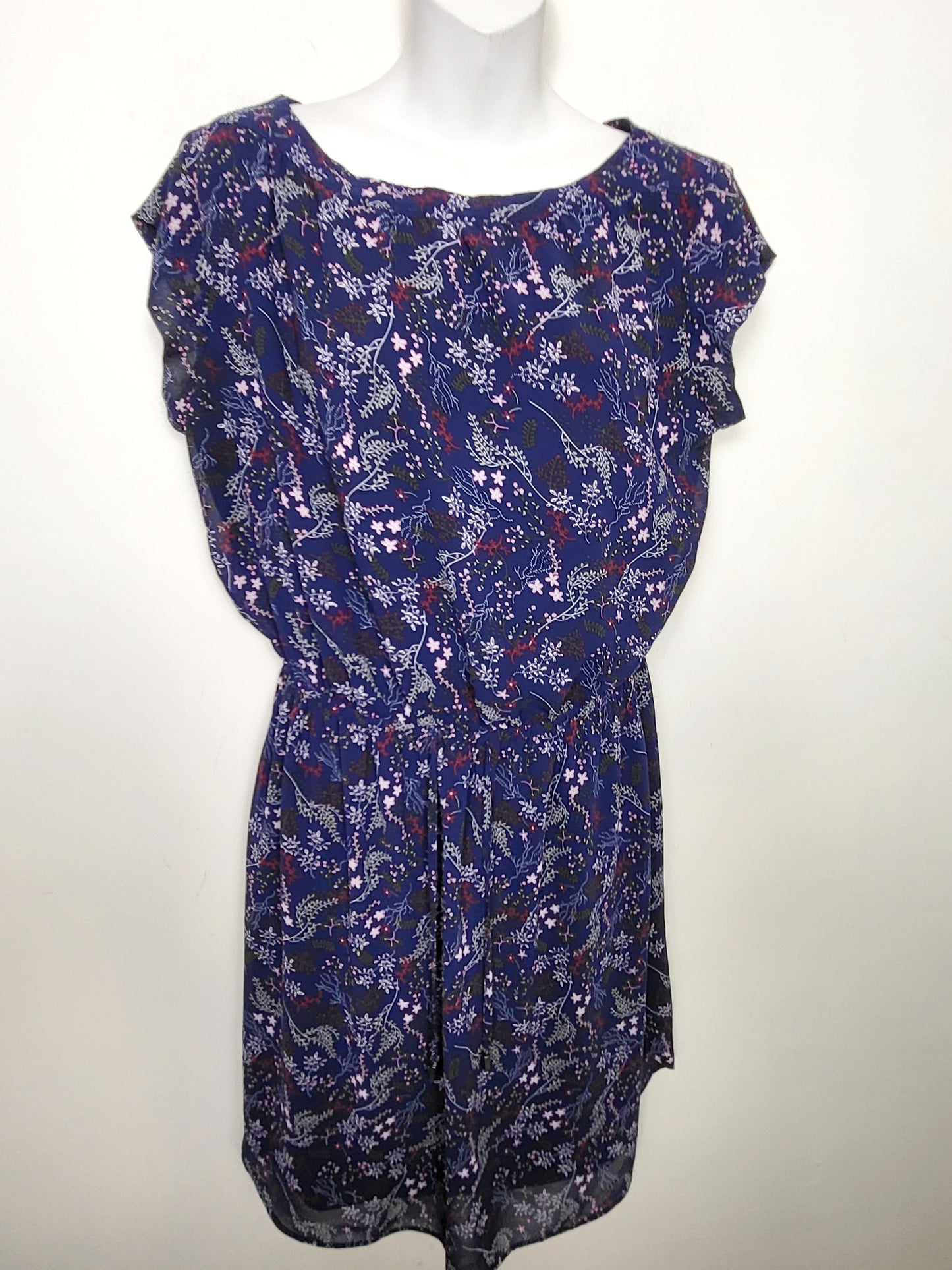 TRCA1 - Reitmans navy floral print dress. Size medium
