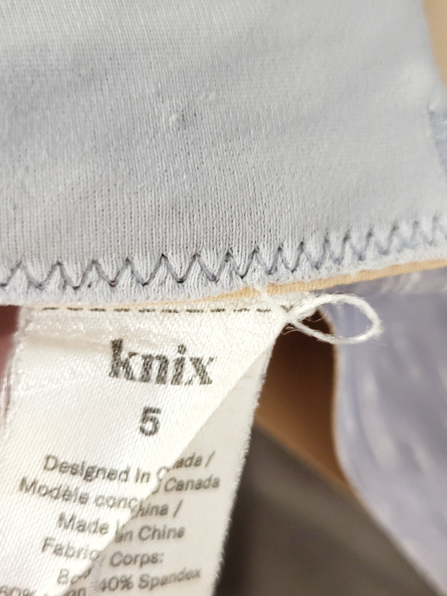 TRCA1 - Knix Evolution wire-free reversible bra. Size 5 (38B / 36C / 34D / 32DD)