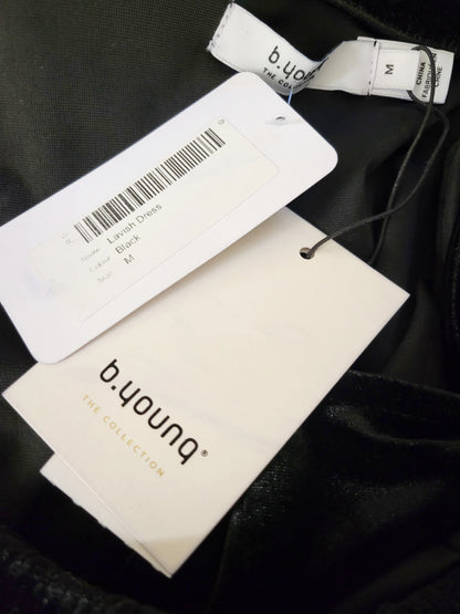 JLMB1 - NEW - B.Young black velvet off the shoulder dress. Size medium