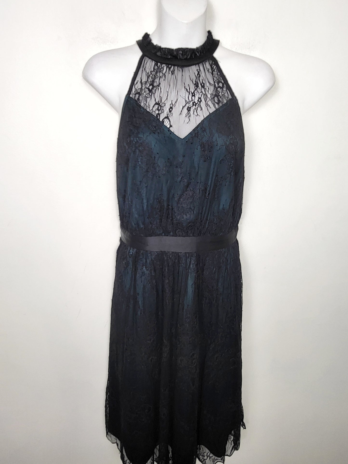 JLMB1 - NEW - RW and Co black lace halter fit n flare gown. Size 8