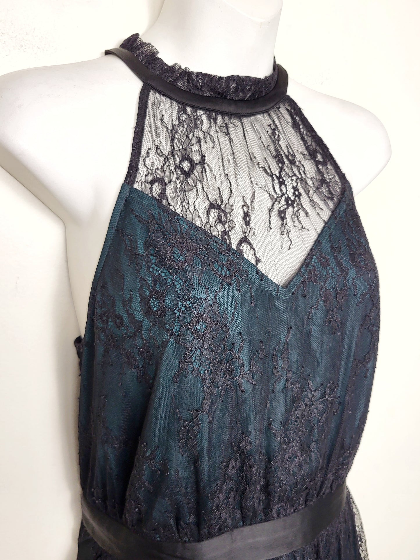 JLMB1 - NEW - RW and Co black lace halter fit n flare gown. Size 8