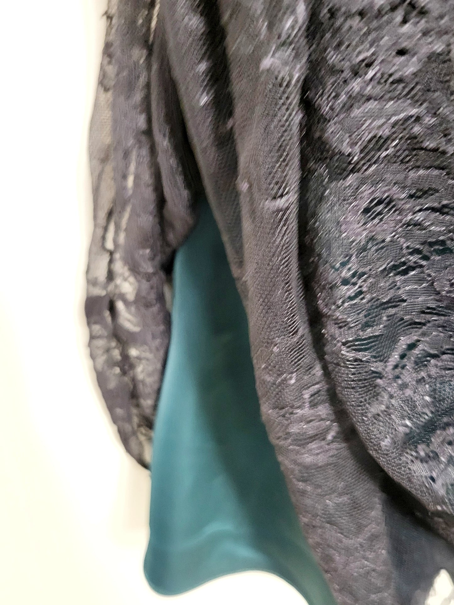 JLMB1 - NEW - RW and Co black lace halter fit n flare gown. Size 8