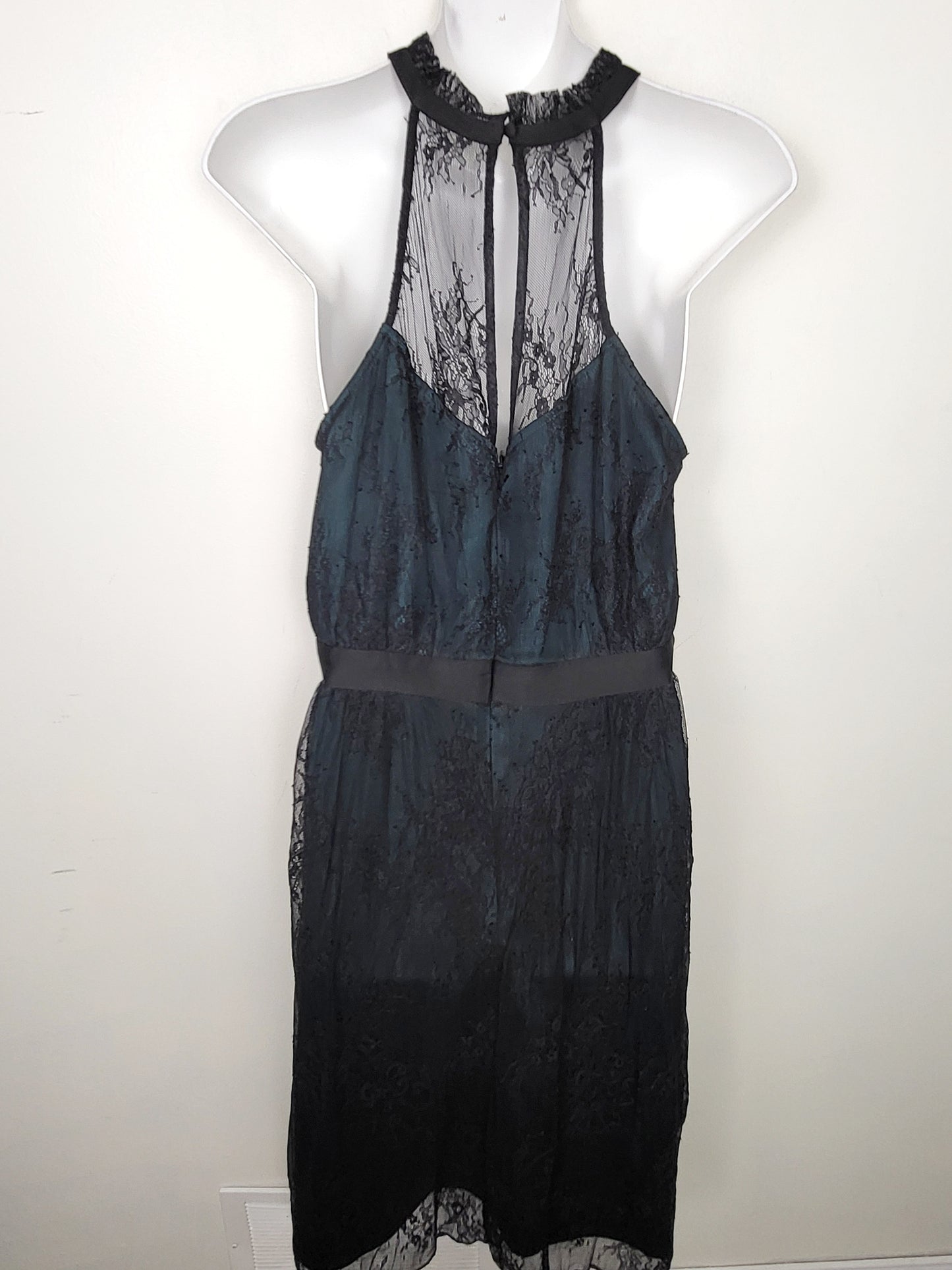 JLMB1 - NEW - RW and Co black lace halter fit n flare gown. Size 8