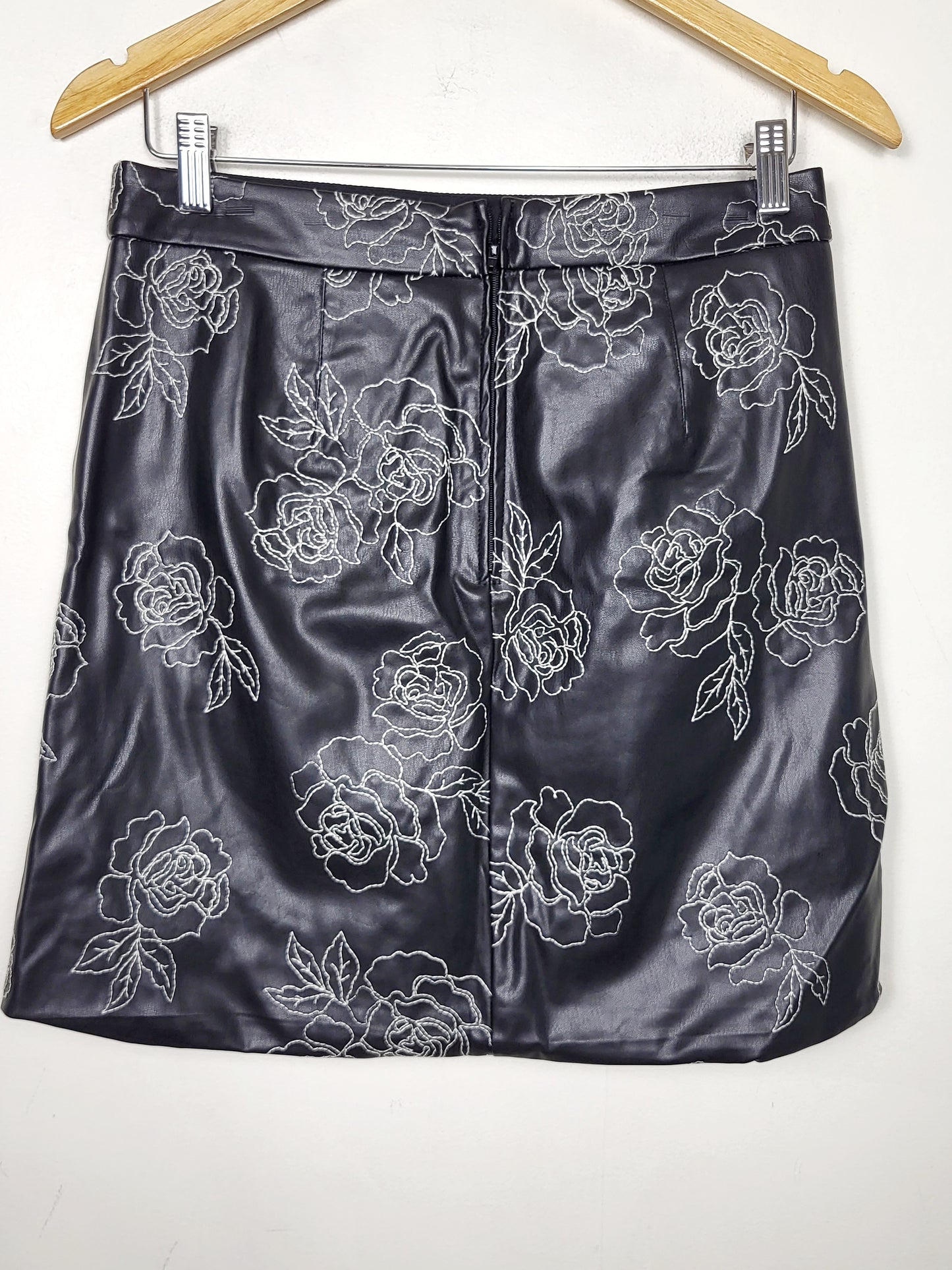 JLMB1 - RW and Co black floral embroidered faux leather mini skirt. Size 8