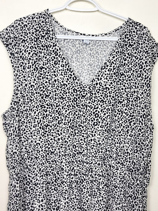 SPMP1 - Old Navy black and white leopard print dress. Size 3X