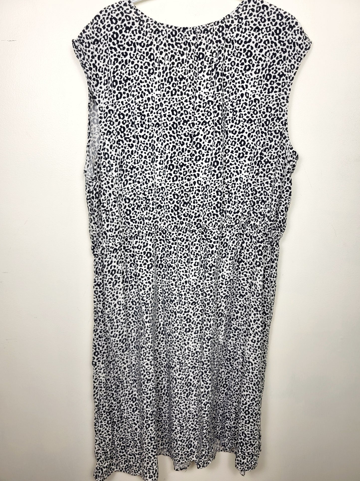 SPMP1 - Old Navy black and white leopard print dress. Size 3X