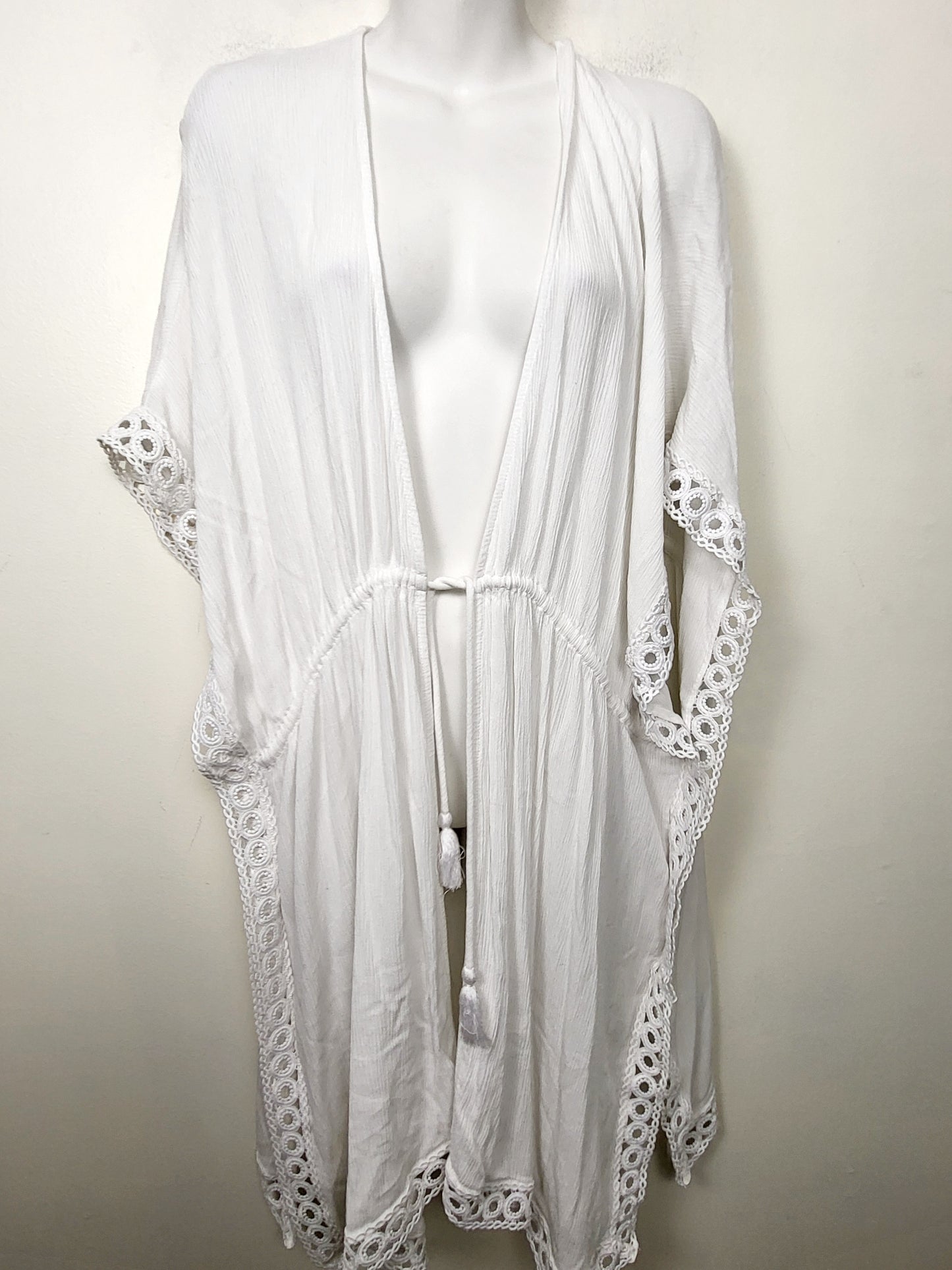 SPMP - White beach cover up. Size 2/3X