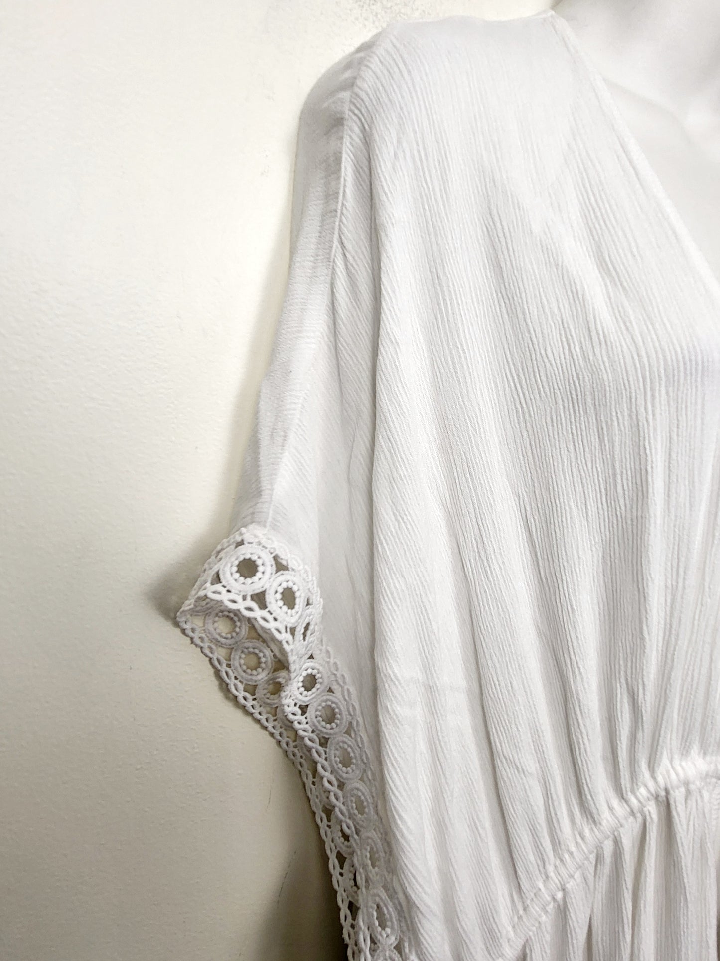 SPMP - White beach cover up. Size 2/3X