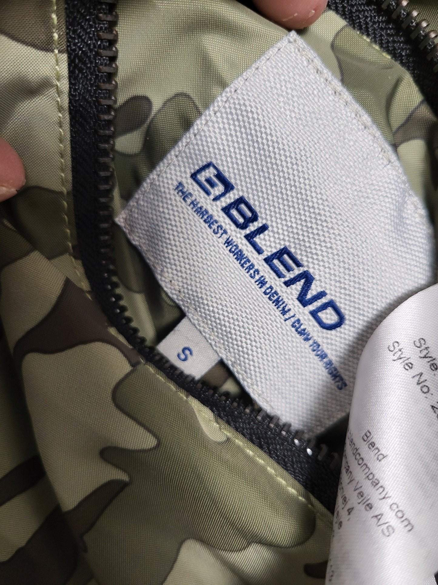 AART - Blend denim camouflahe reversible windbreaker. Men's Small