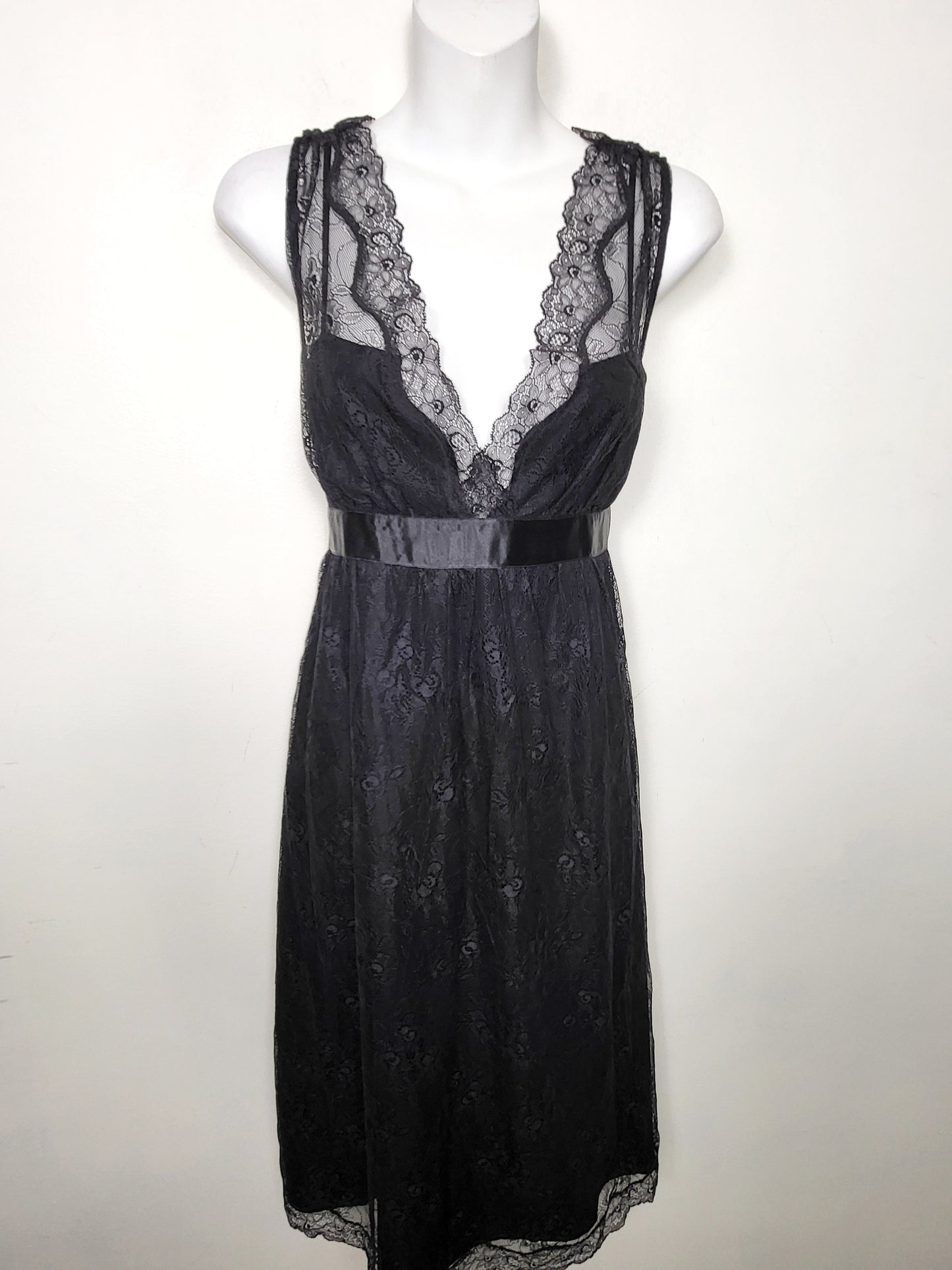 JLMB2 - Club Monaco black lace sleeveless midi dress. Size 8