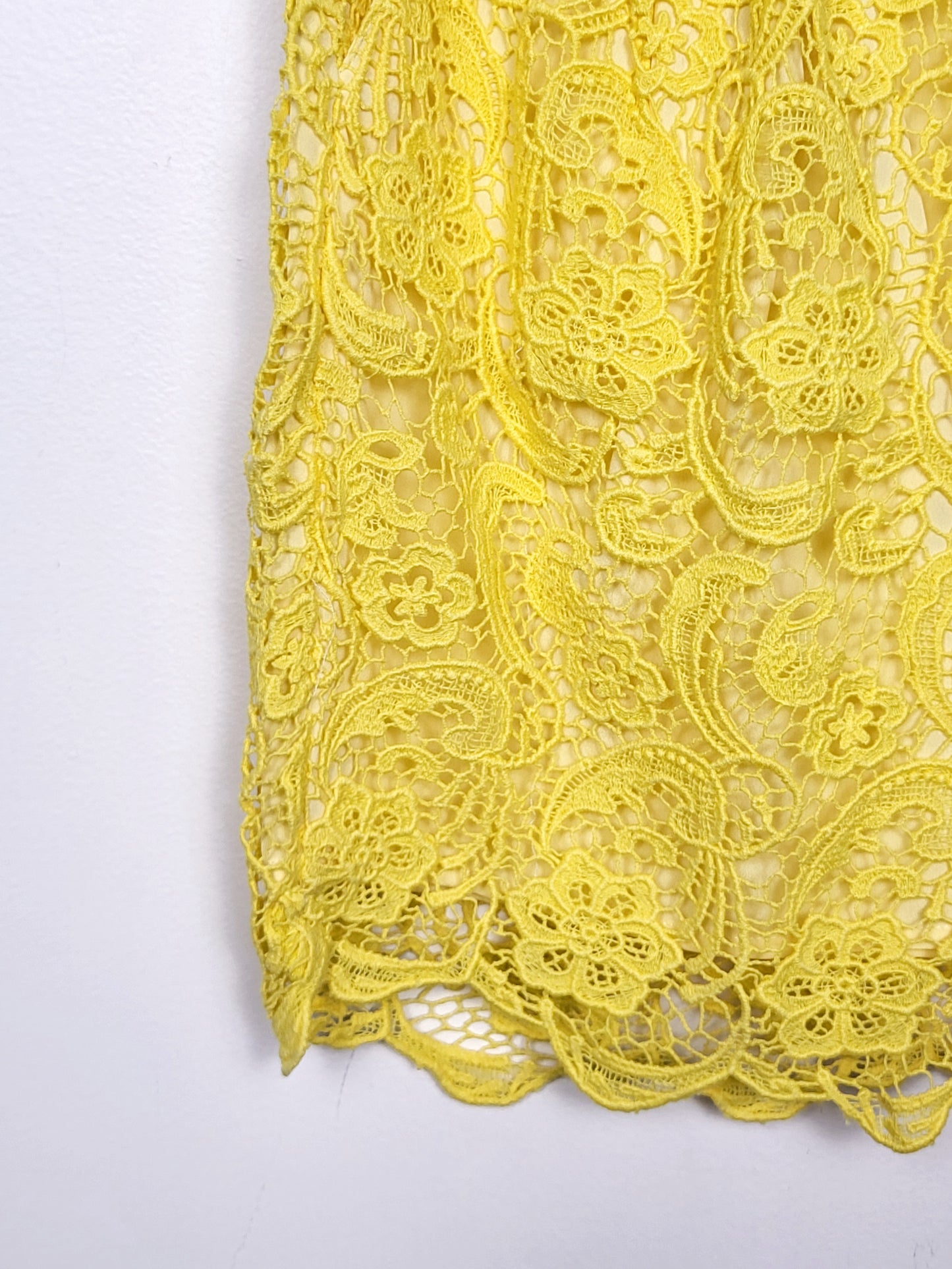 JLMB2 - NEW - Club Monaco canary yellow lace crochet midi skirt. Size 10