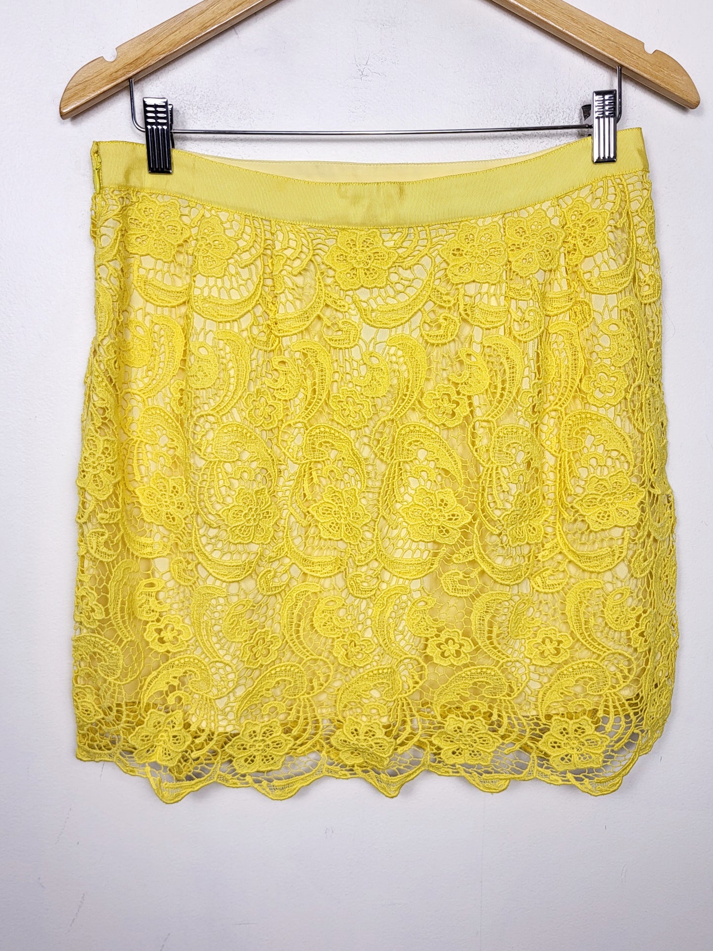 JLMB2 - NEW - Club Monaco canary yellow lace crochet midi skirt. Size 10
