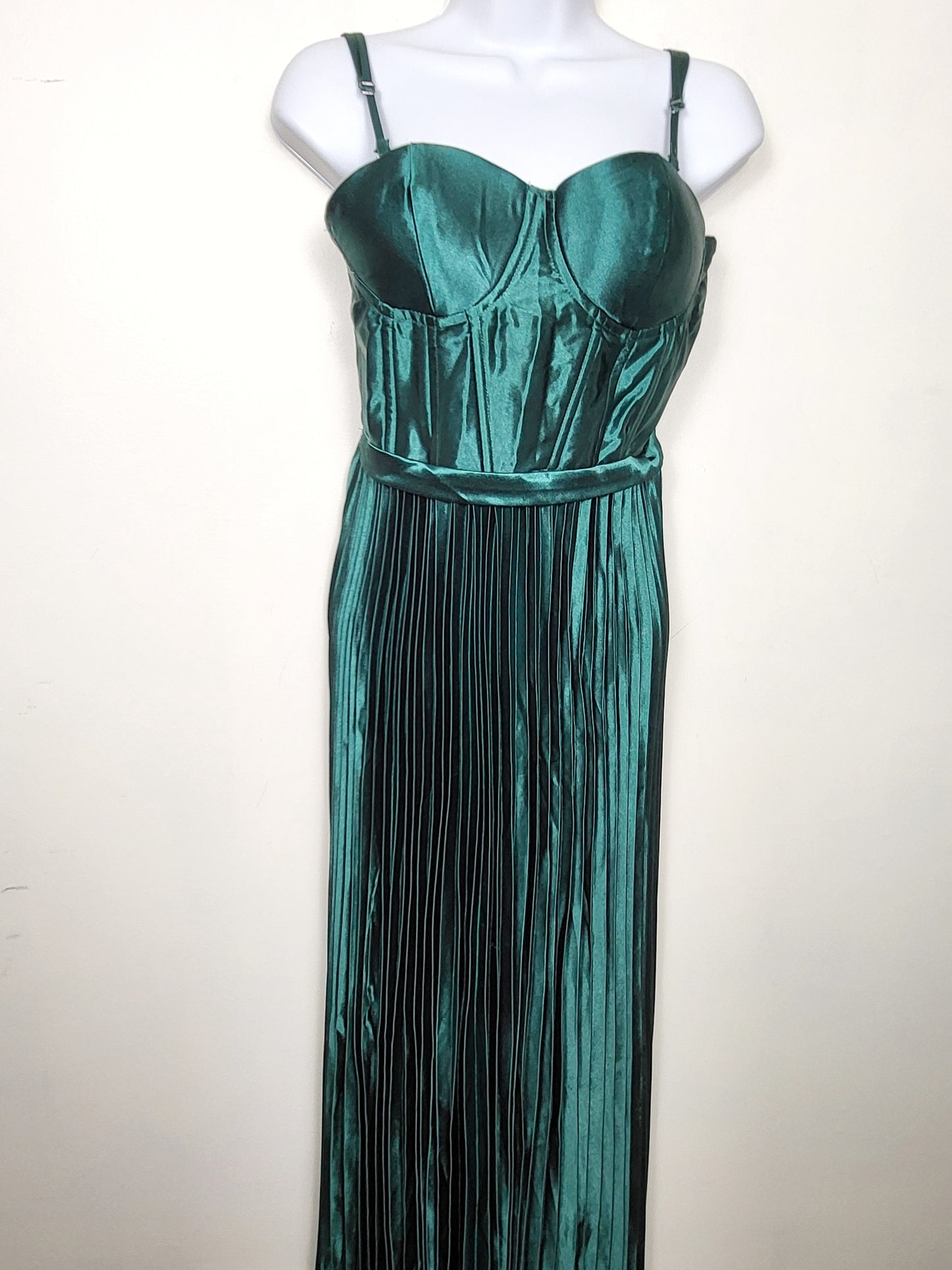 JLMB2- NEW - Eva and Lola mineral green satin pleated gown. Size Medium