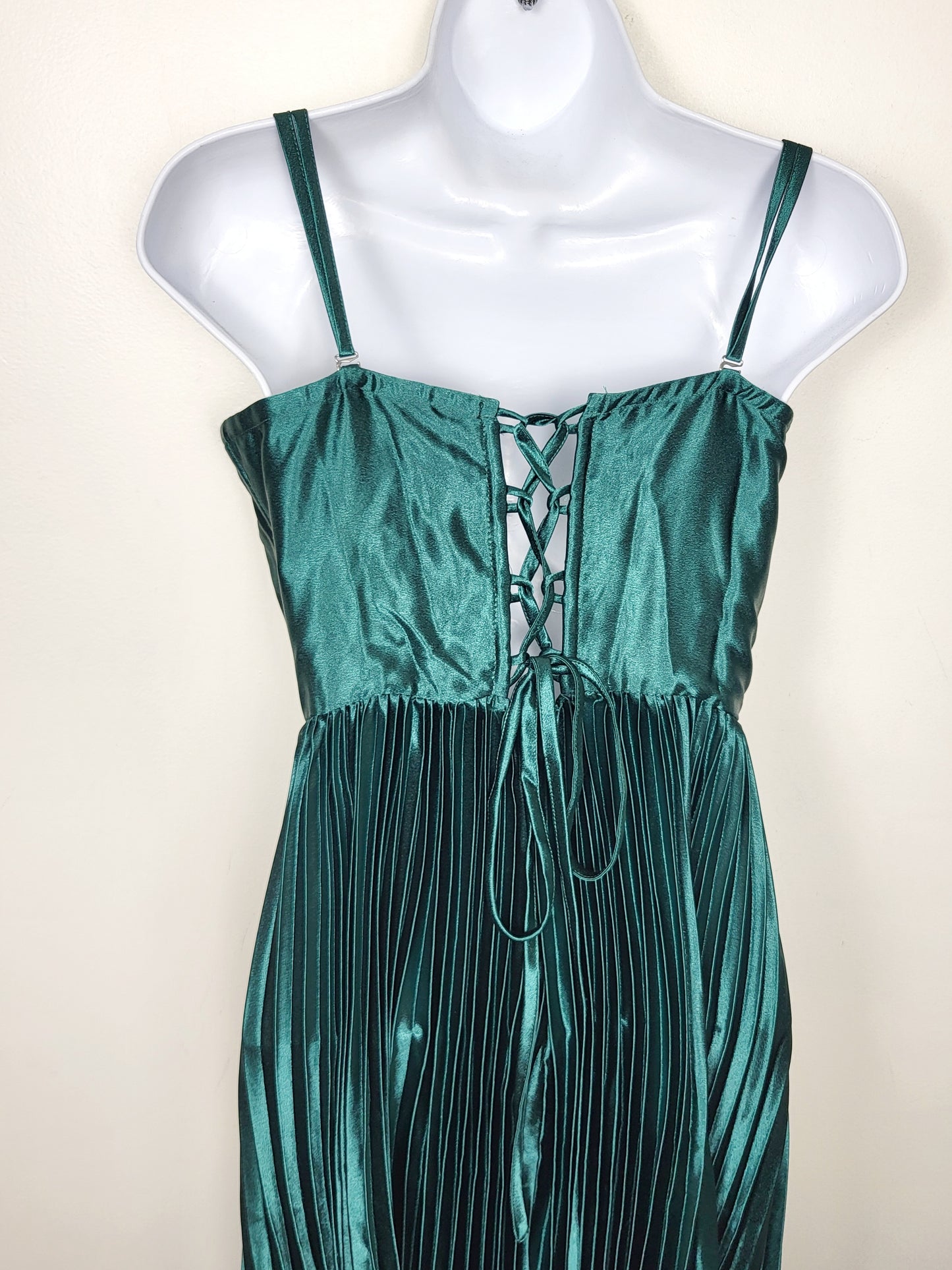 JLMB2- NEW - Eva and Lola mineral green satin pleated gown. Size Medium
