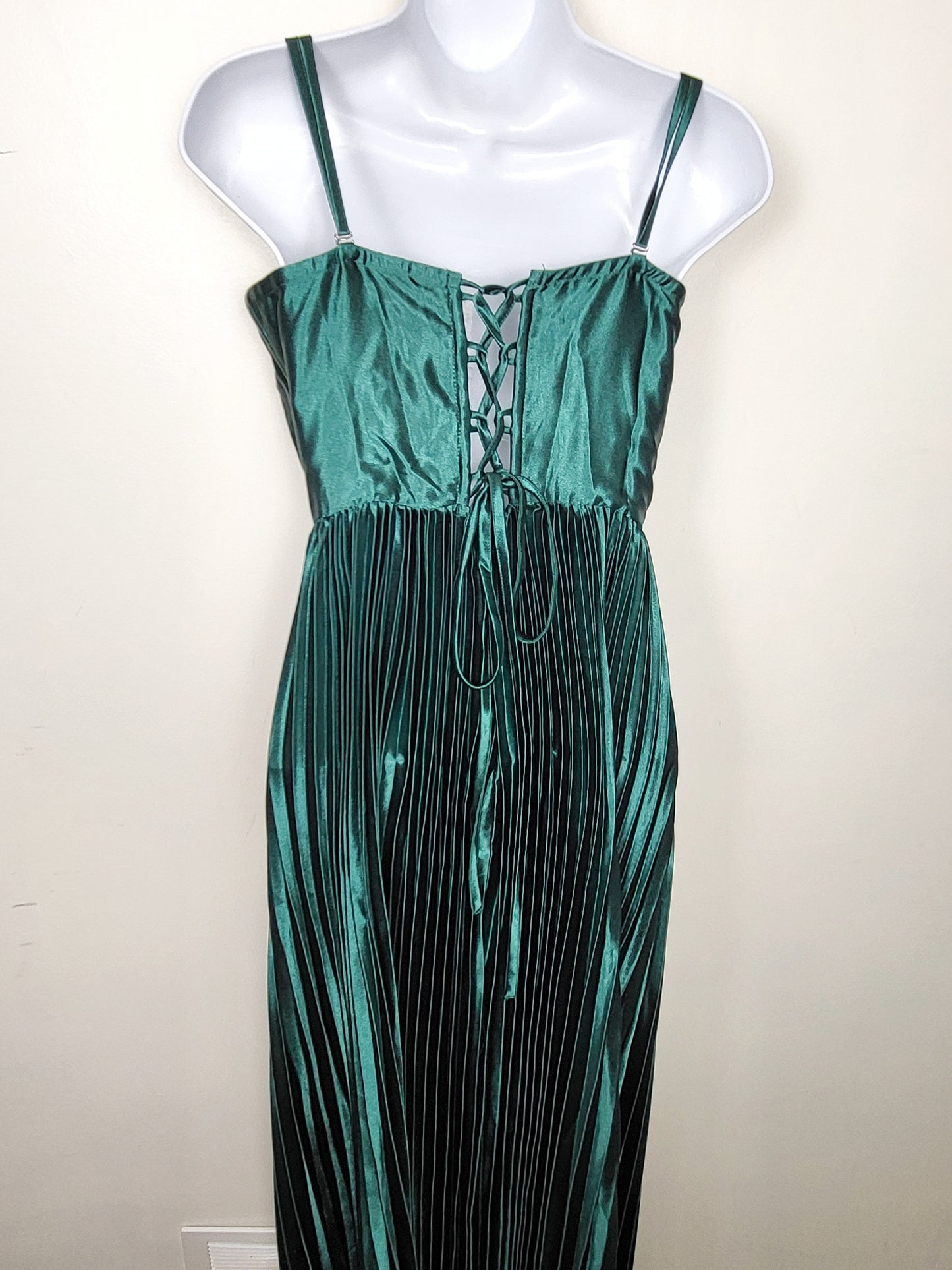 JLMB2- NEW - Eva and Lola mineral green satin pleated gown. Size Medium