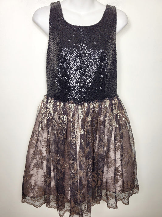 JLMB2 - Leifsdottir Anthrpologie sequin and tulle party dress. Size 8