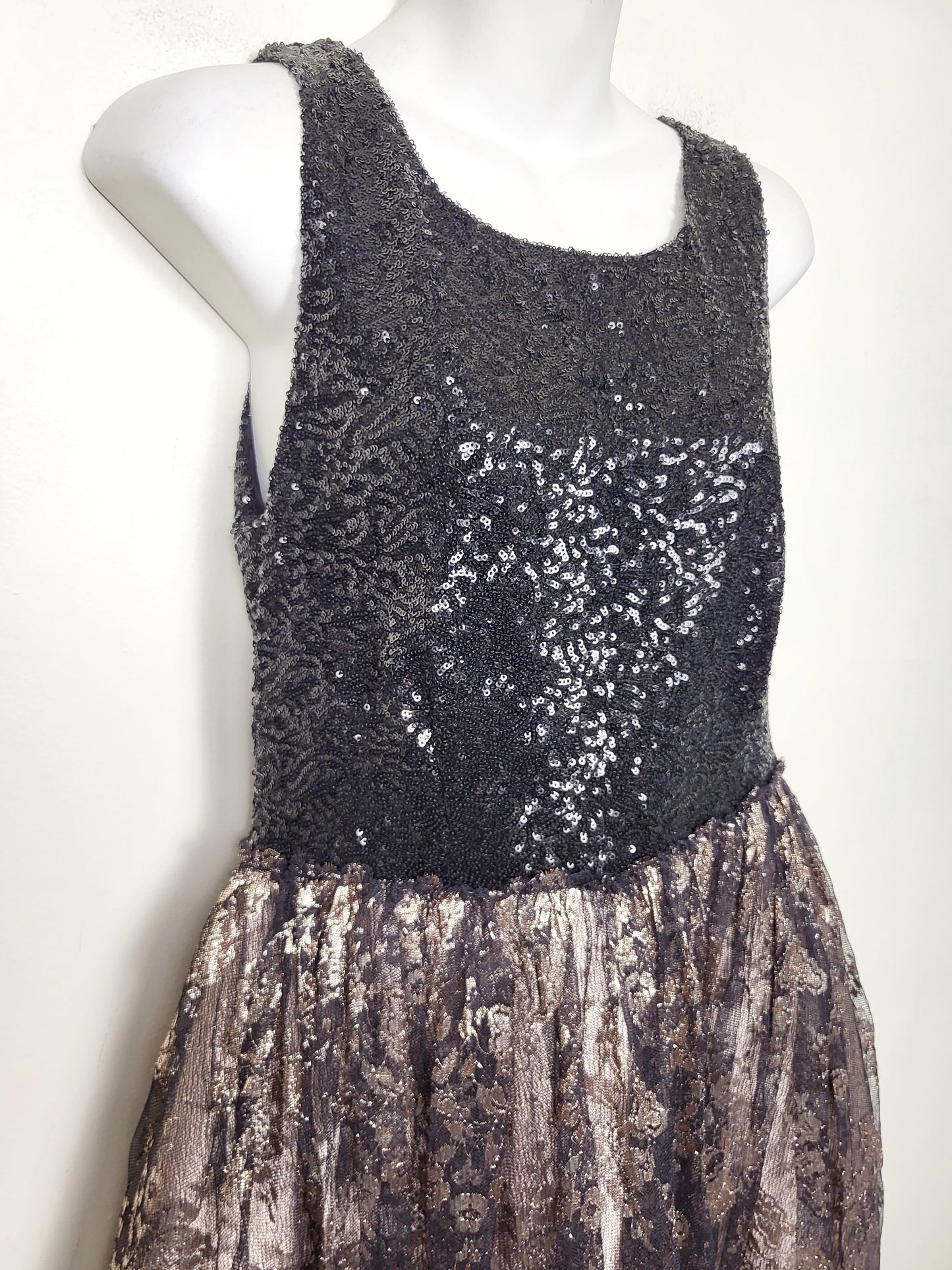 JLMB2 - Leifsdottir Anthrpologie sequin and tulle party dress. Size 8