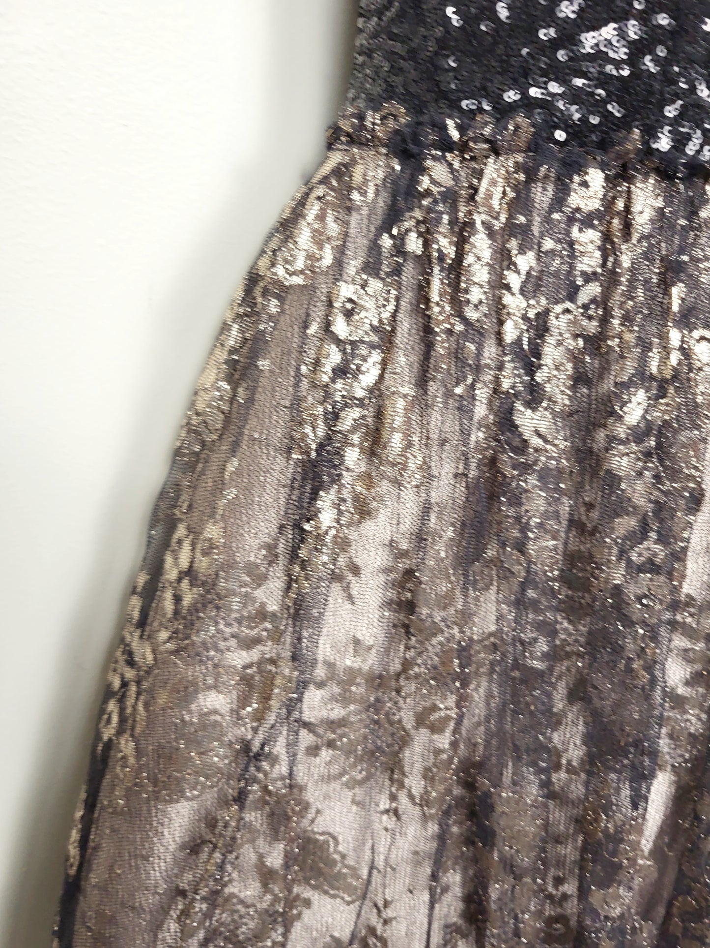 JLMB2 - Leifsdottir Anthrpologie sequin and tulle party dress. Size 8