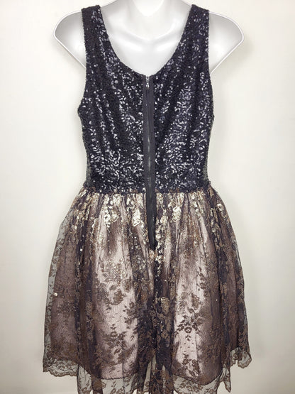JLMB2 - Leifsdottir Anthrpologie sequin and tulle party dress. Size 8