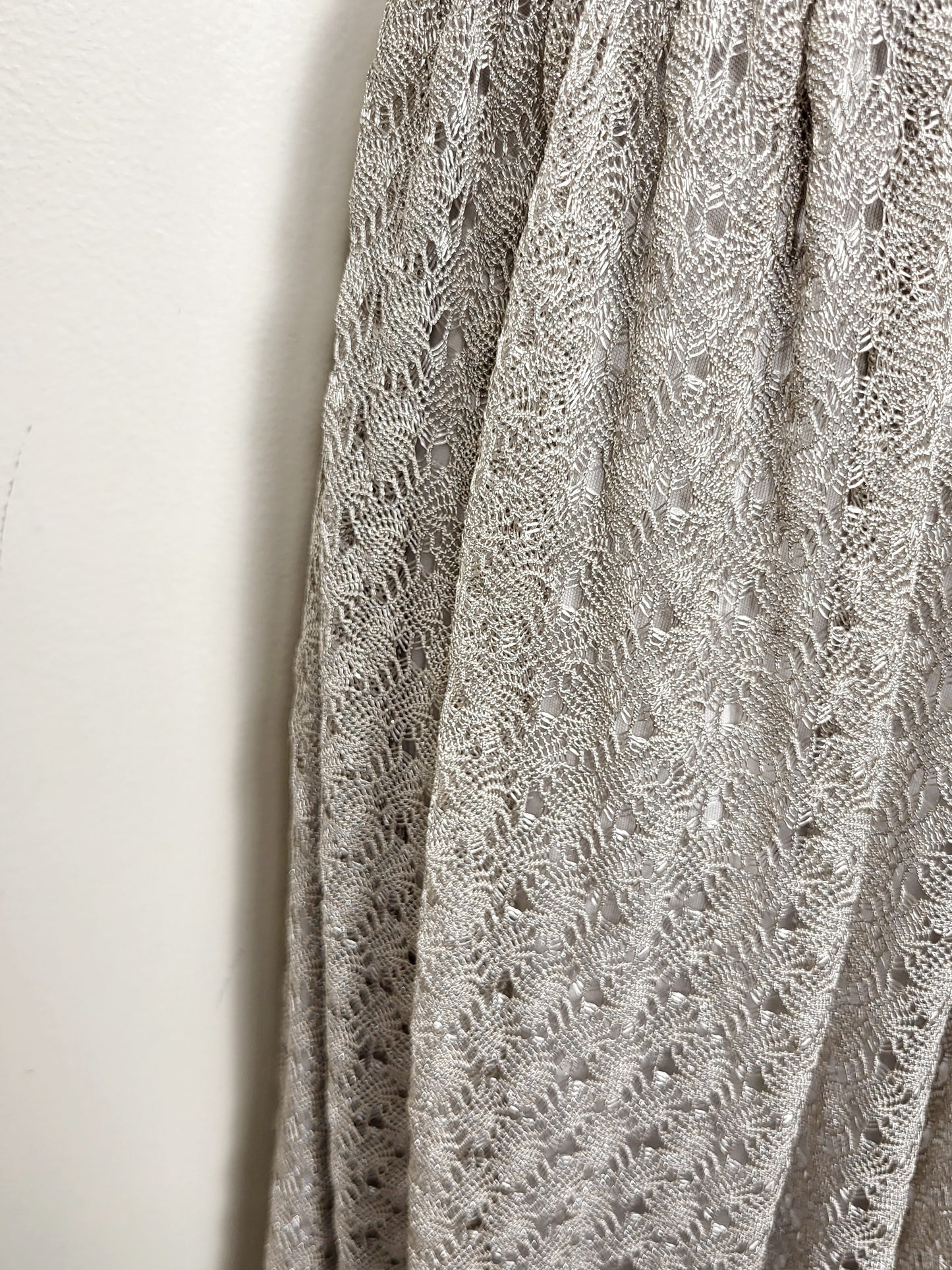 JLMB2 - London Times open knit mid dress with satin halter neckline. Size 8