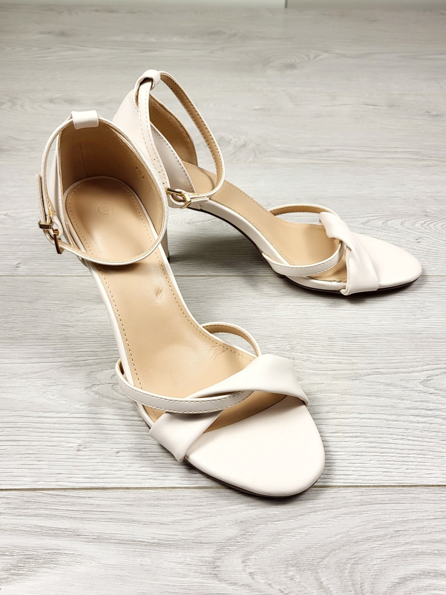 CHSP1 - Unbranded strappy open toed high heel shoes. Size 8